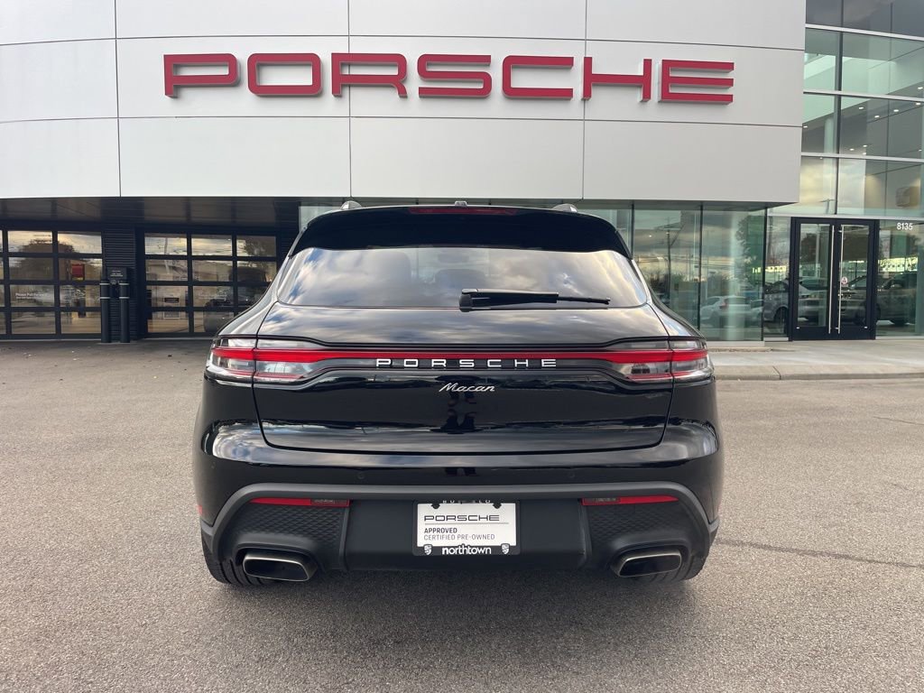 Certified 2025 Porsche Macan image 6