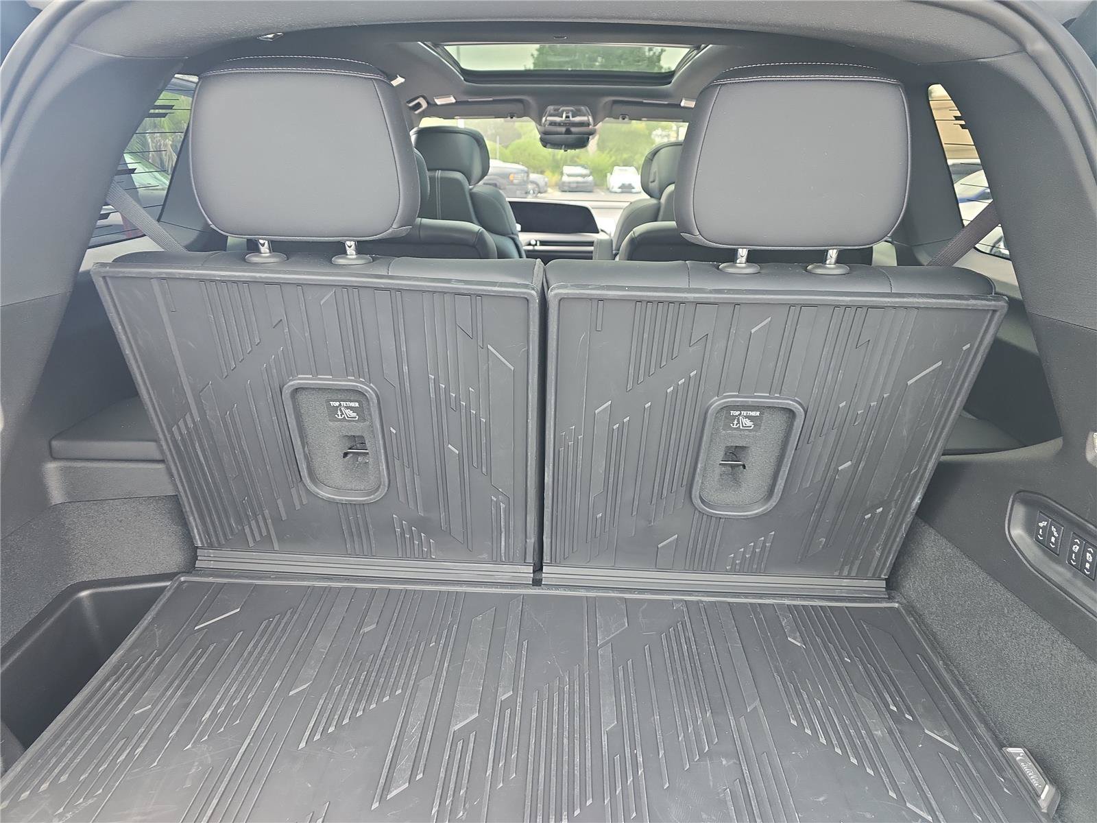 Used 2026 Cadillac Vistiq Sport w/ LPO, Floor Liner Package AWD/4WD image 8
