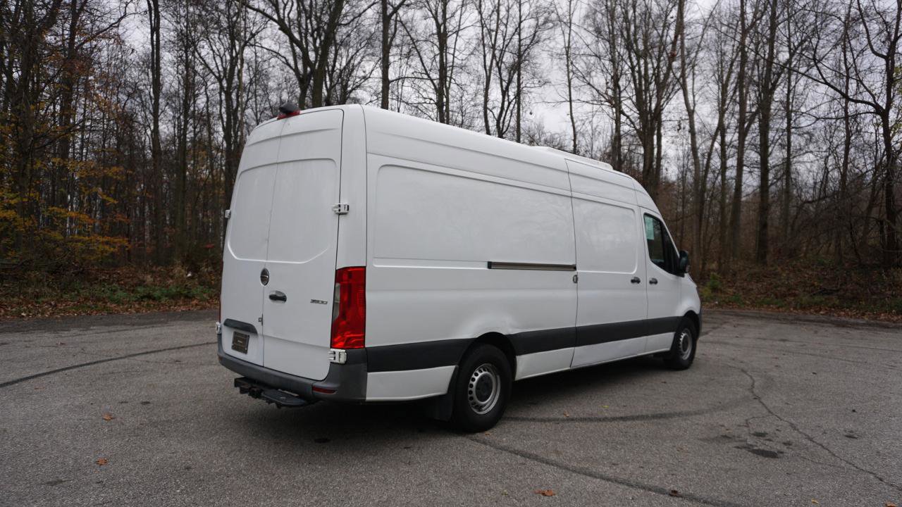 Used 2019 Freightliner Sprinter 170 RWD image 5
