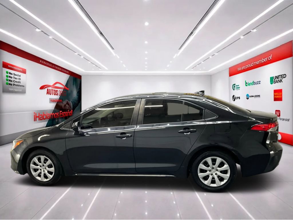 Used 2022 Toyota Corolla LE image 4