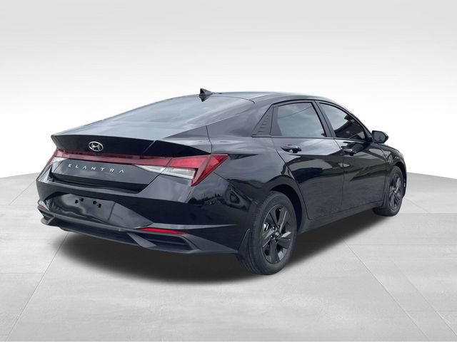 Used 2023 Hyundai Elantra SEL FWD image 4