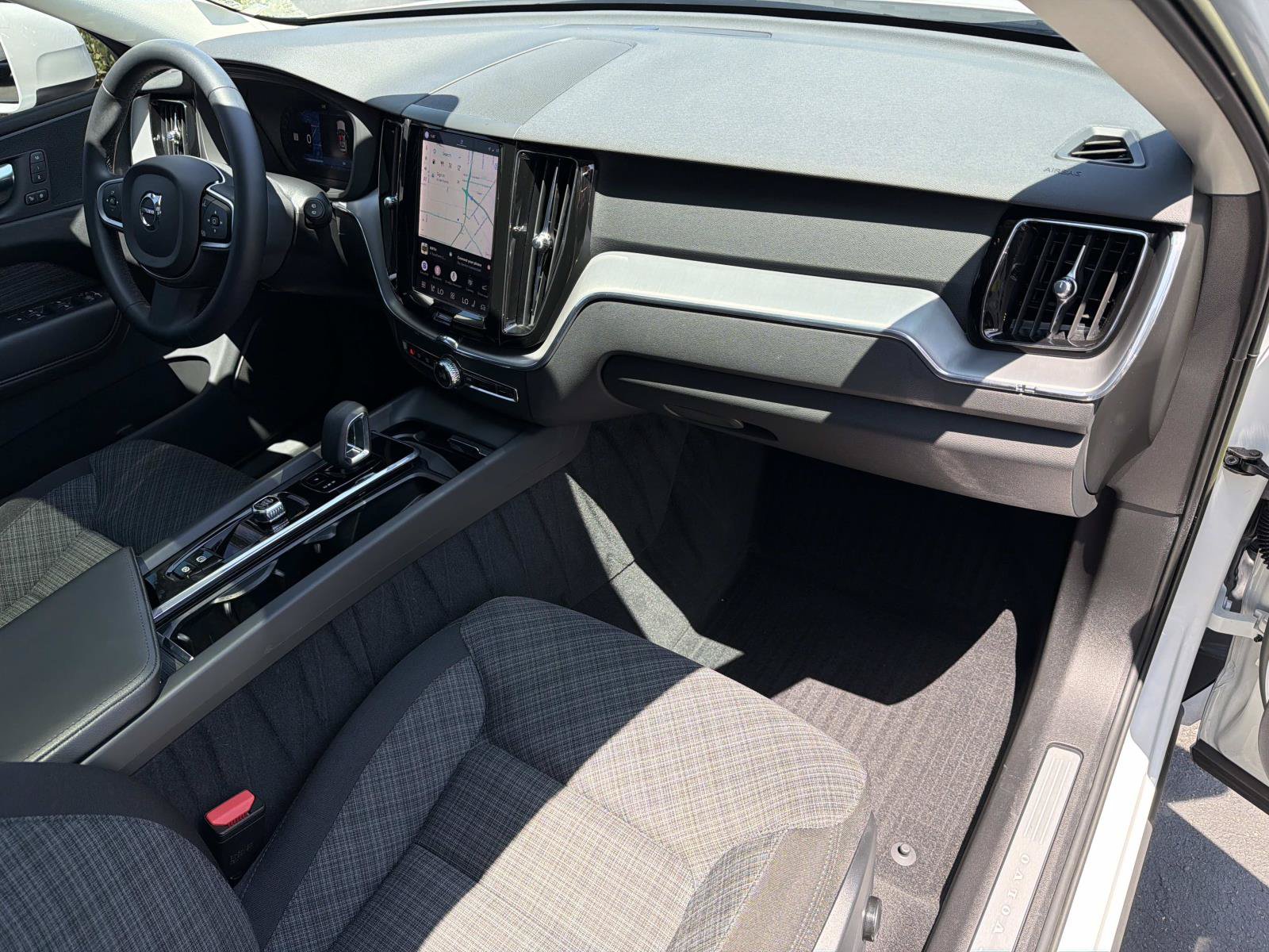 Certified 2023 Volvo XC60 B5 Core w/ Climate Package FWD image 25