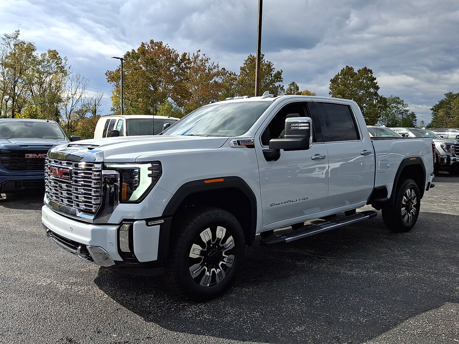New 2026 GMC Sierra 2500 Denali w/ Denali Reserve Package image 3