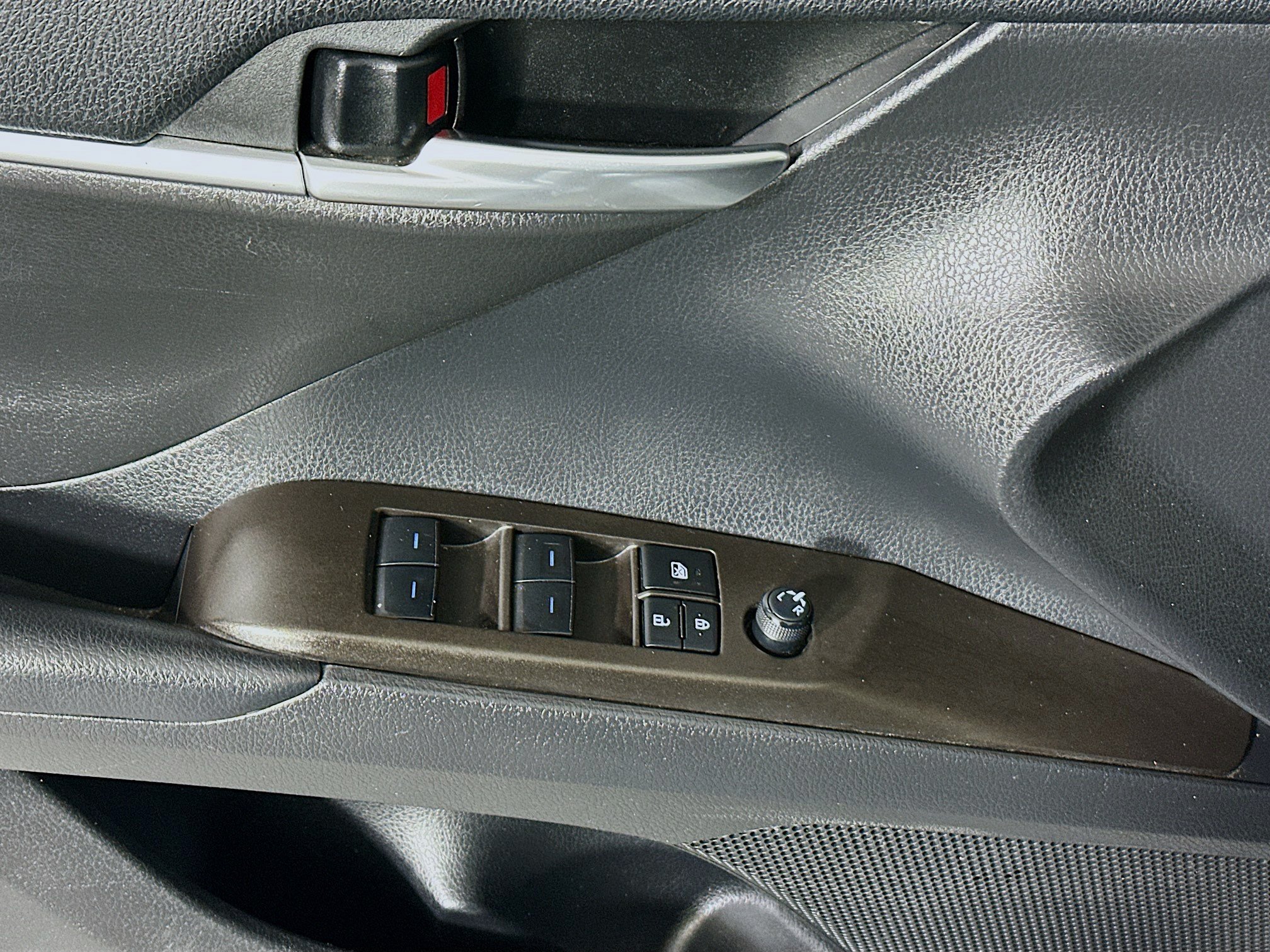 Used 2023 Toyota Camry SE FWD image 14