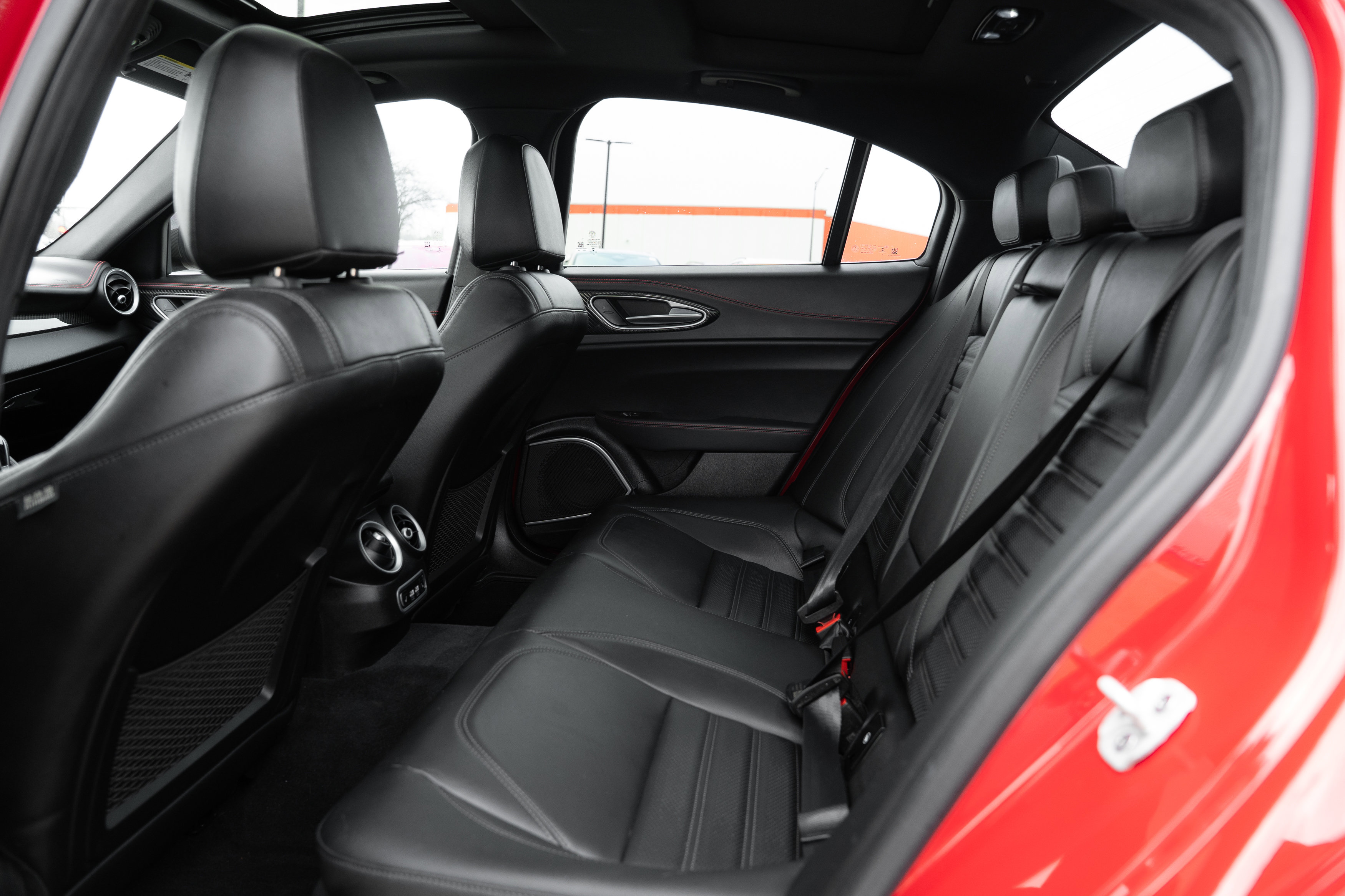 Used 2023 Alfa Romeo Giulia Estrema image 27