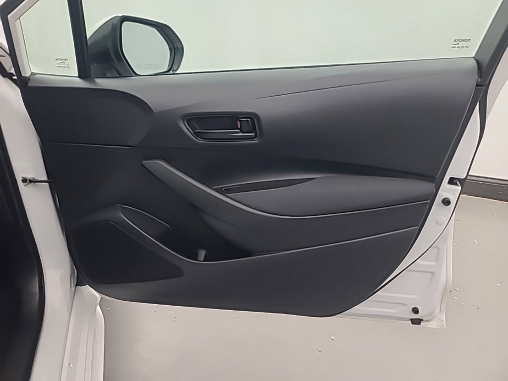Used 2025 Toyota Corolla LE FWD image 14