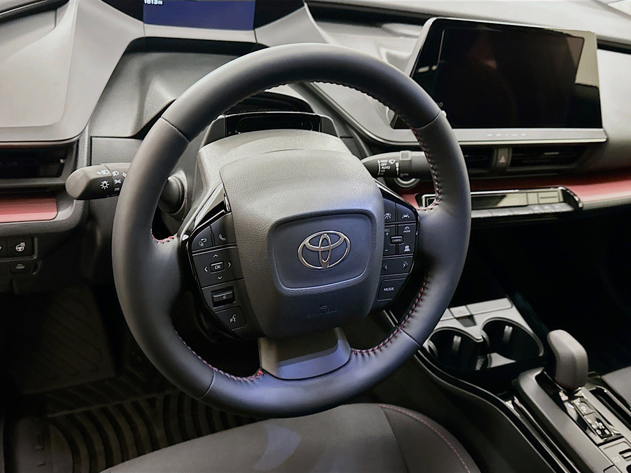 Used 2025 Toyota Prius Plug-In Hybrid image 18