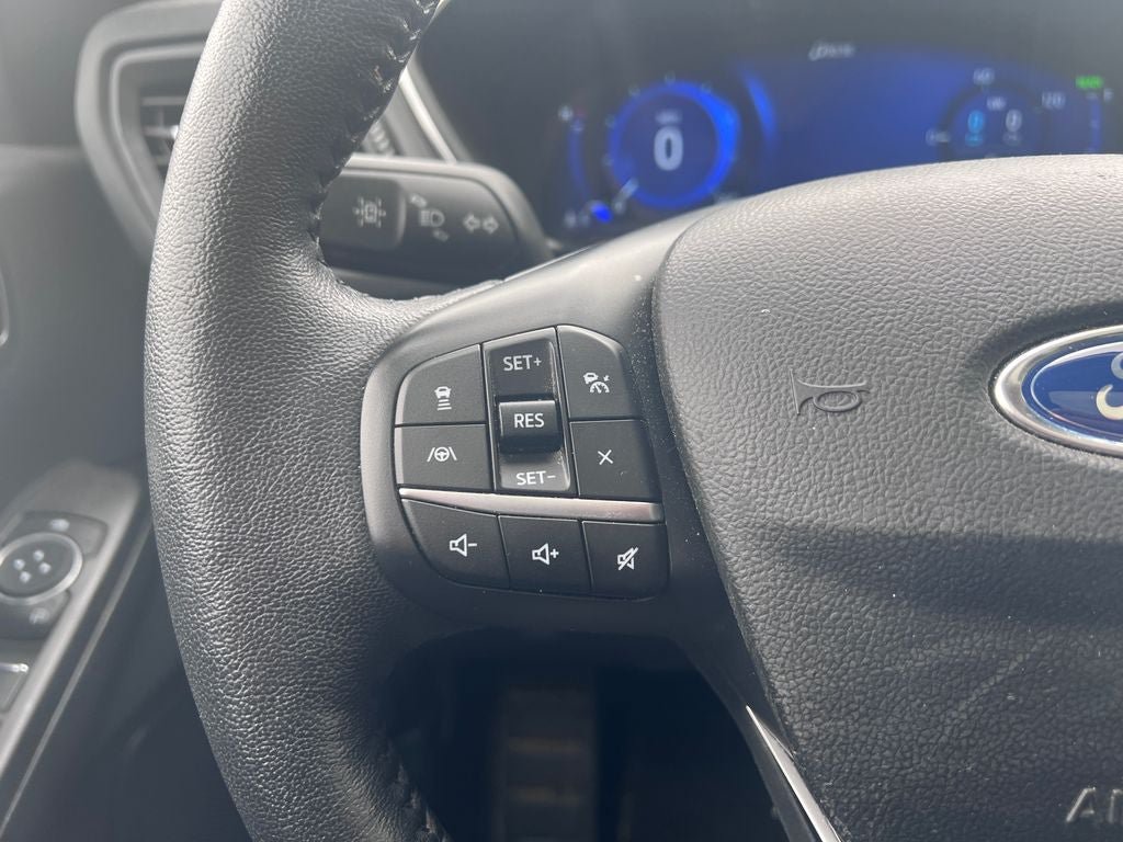 Certified 2020 Ford Escape Titanium FWD image 24