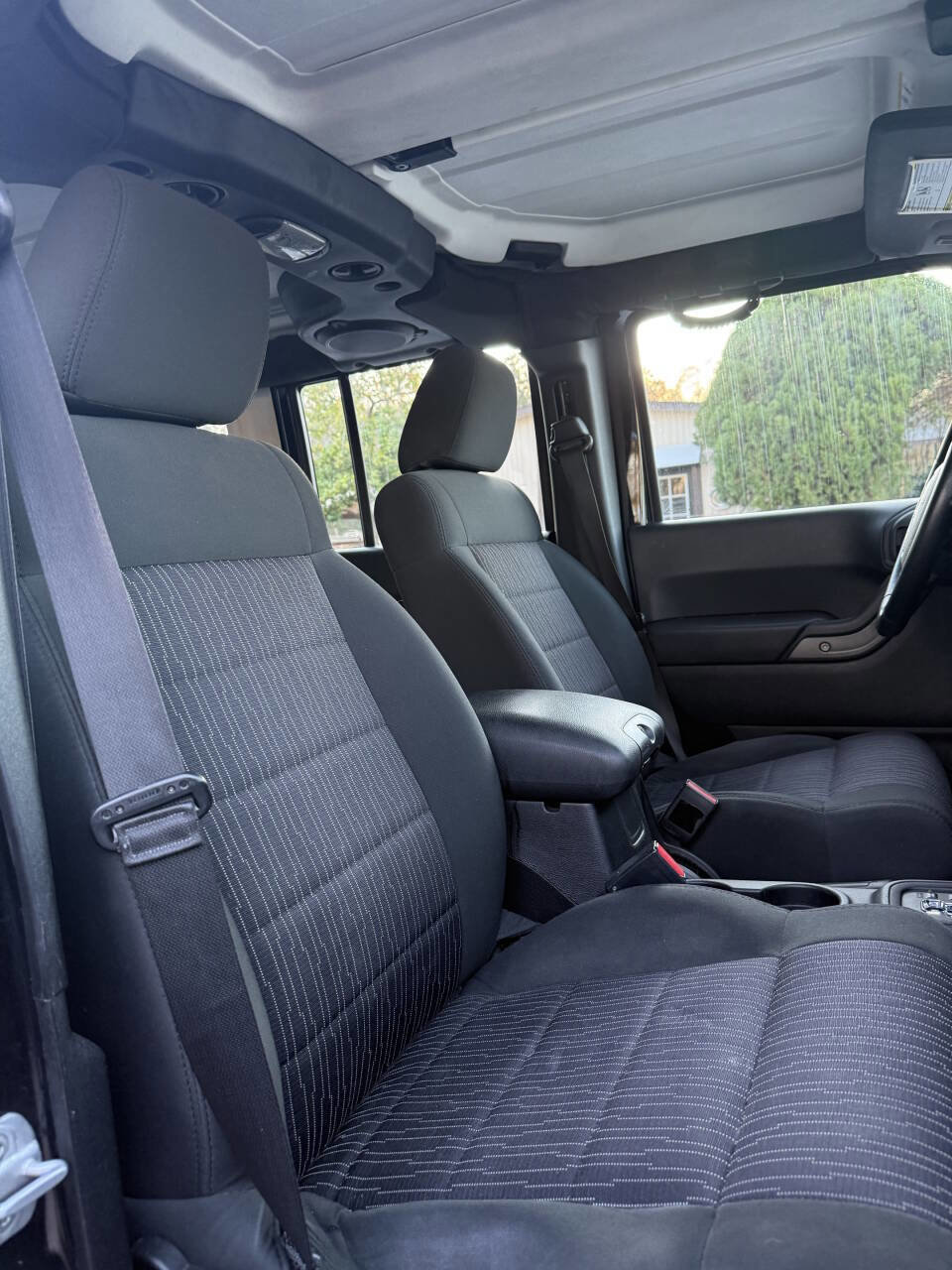 Used 2012 Jeep Wrangler Unlimited Sport w/ Connectivity Group image 27