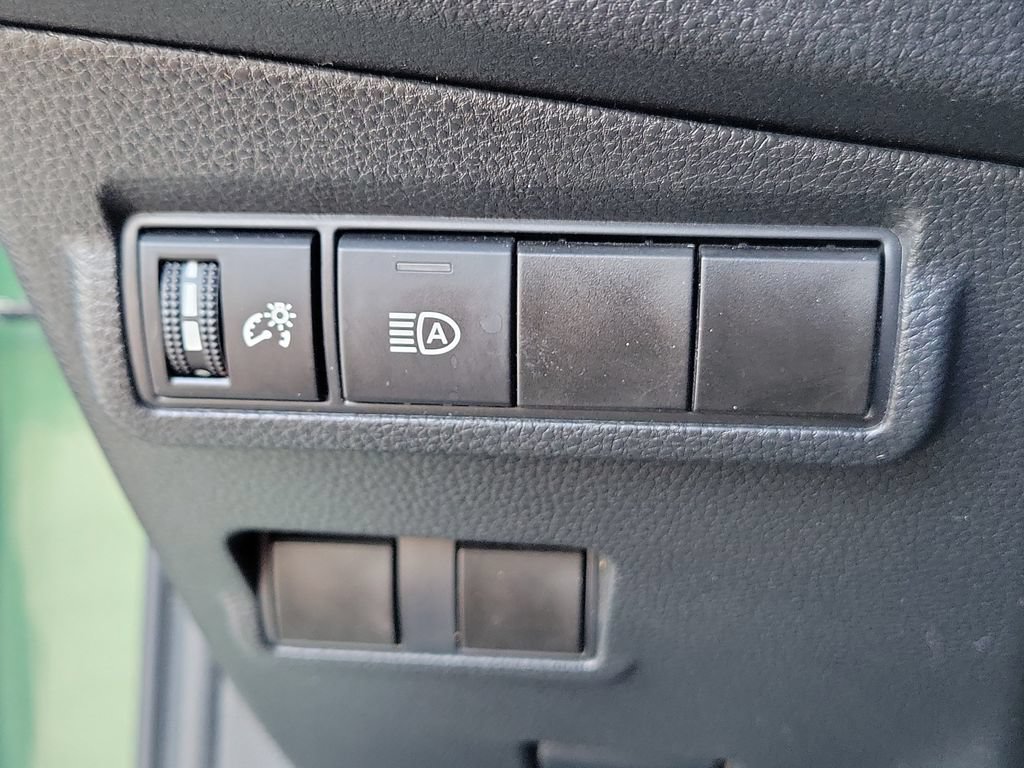 Used 2024 Toyota Corolla Cross LE FWD image 22