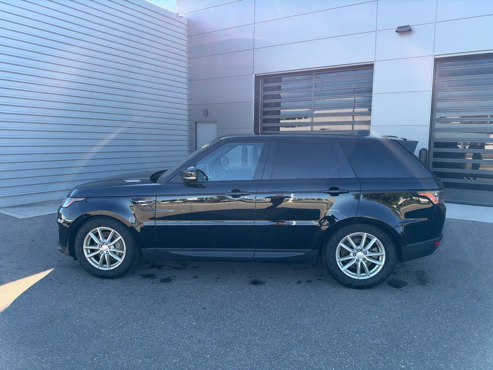 Used 2020 Land Rover Range Rover Sport SE AWD/4WD image 2