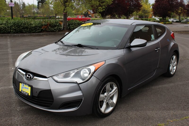 Used 2012 Hyundai Veloster FWD image 2