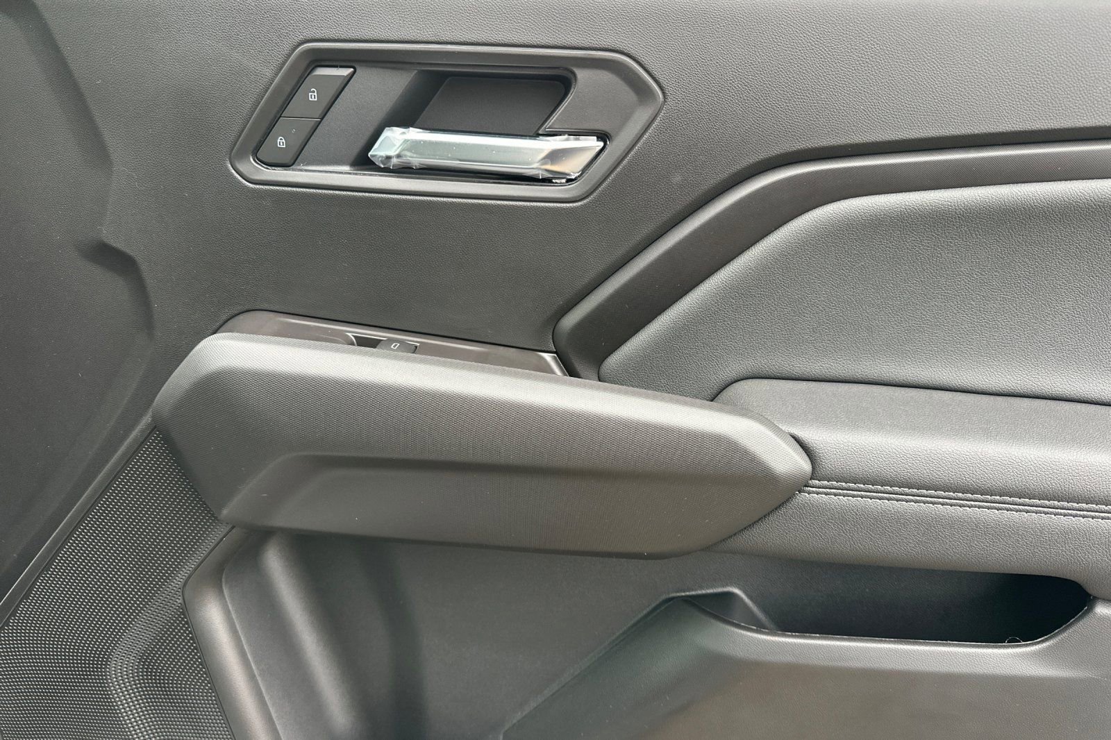 New 2026 GMC Canyon Elevation w/ Convenience Package image 17