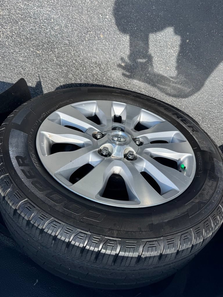 Used 2016 Toyota Sequoia Platinum AWD/4WD image 9