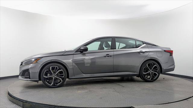 Used 2024 Nissan Altima 2.5 SR FWD image 3
