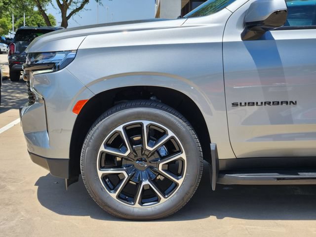 Used 2023 Chevrolet Suburban RST AWD/4WD image 6