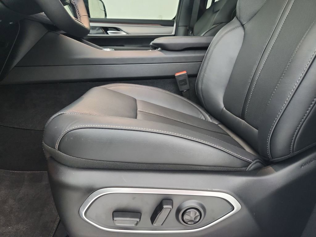 New 2025 Jeep Wagoneer L Series III w/ Quick Order Package 25C Super image 20