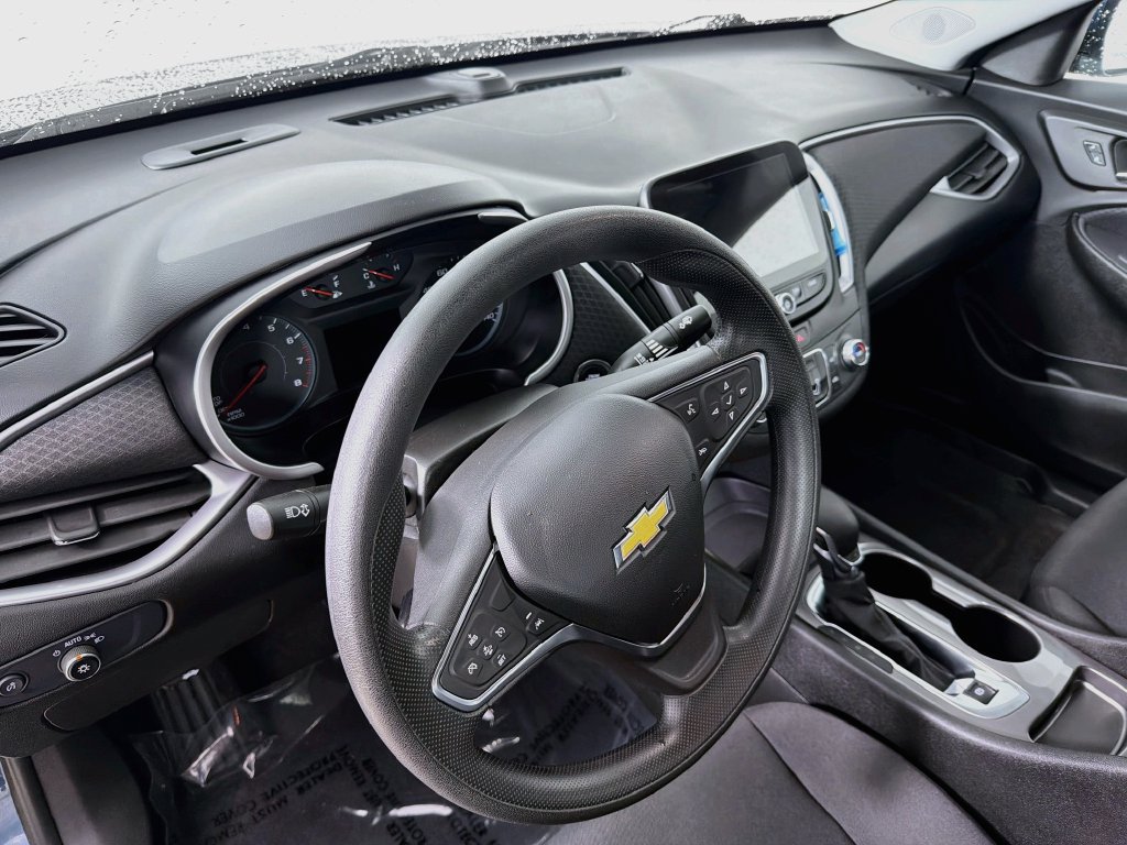 Used 2025 Chevrolet Malibu LS FWD image 9