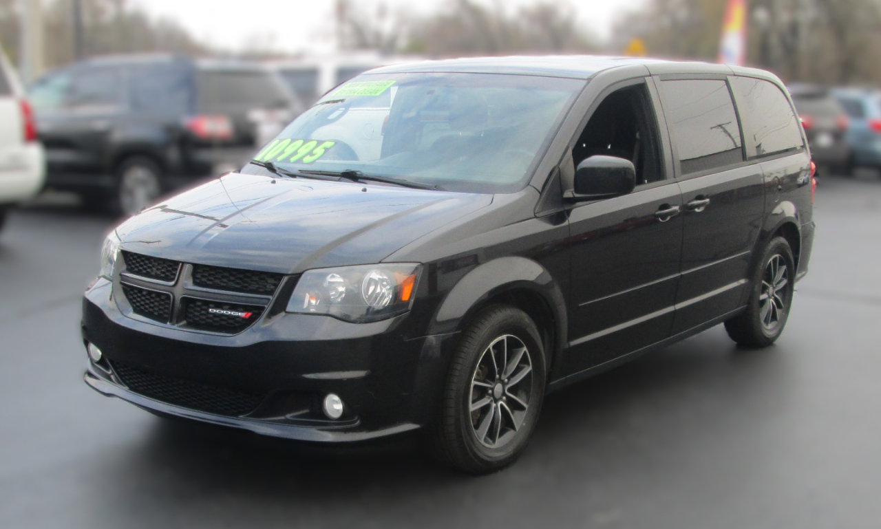 Used 2016 Dodge Grand Caravan SXT w/ UConnect Hands-Free Group image 2