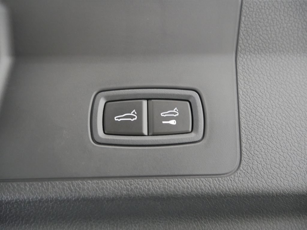 Certified 2026 Porsche Panamera 4 AWD/4WD image 21