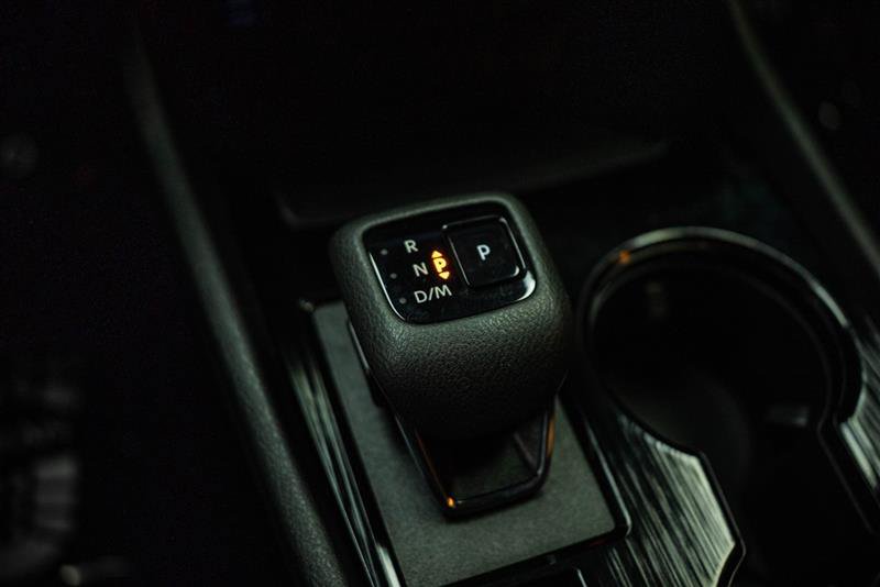 Used 2025 Nissan Rogue SV FWD image 20