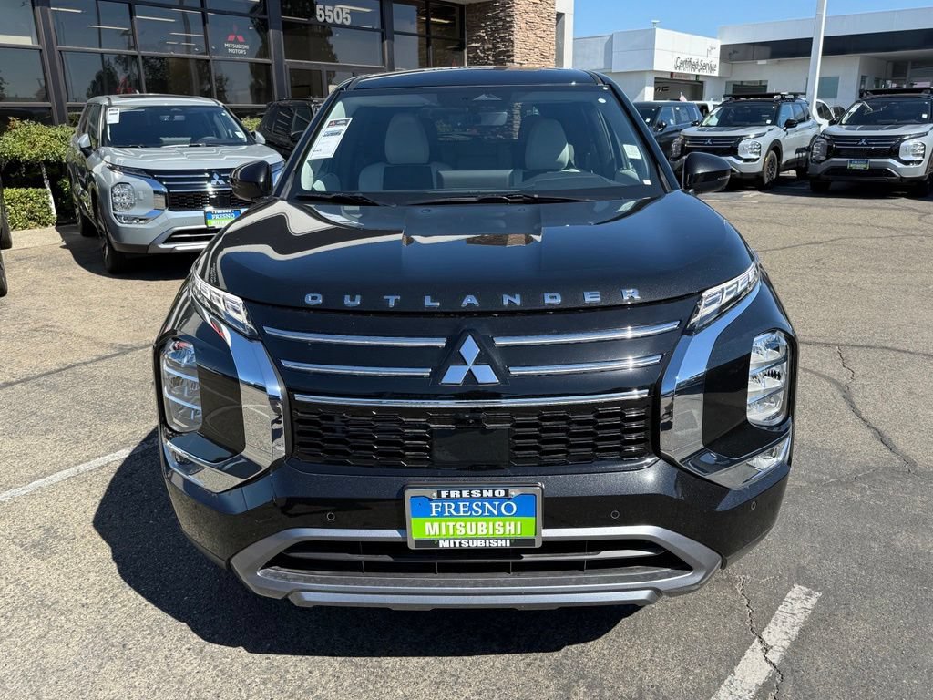 New 2026 Mitsubishi Outlander FWD image 3