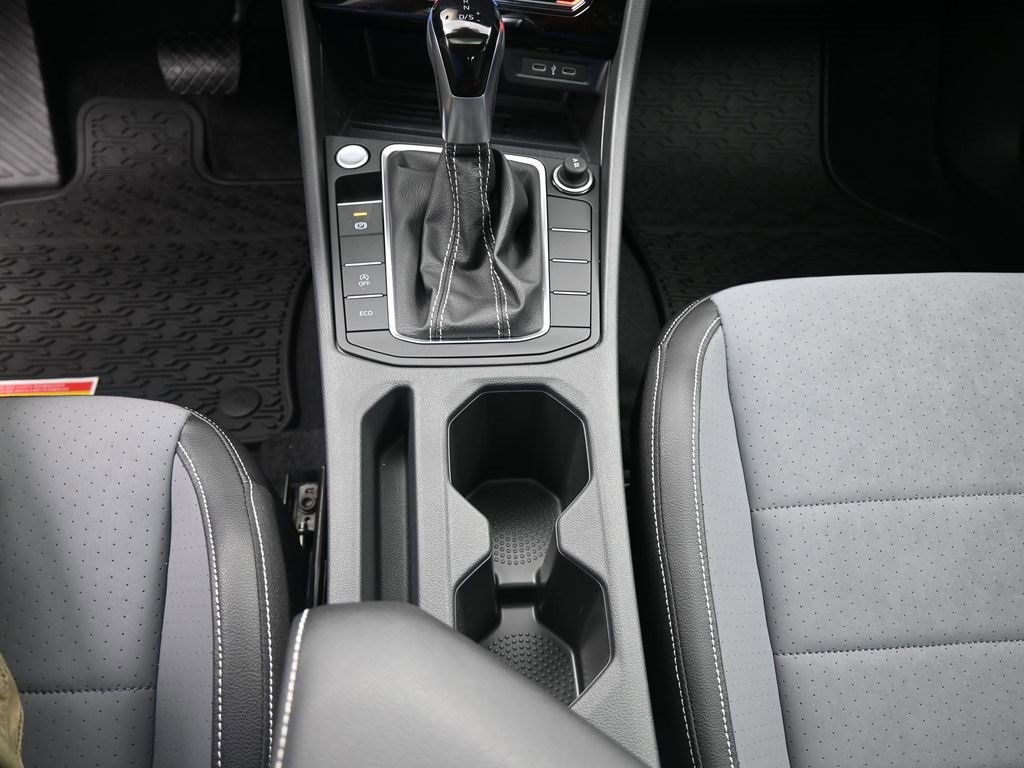 Used 2025 Volkswagen Jetta SE image 14