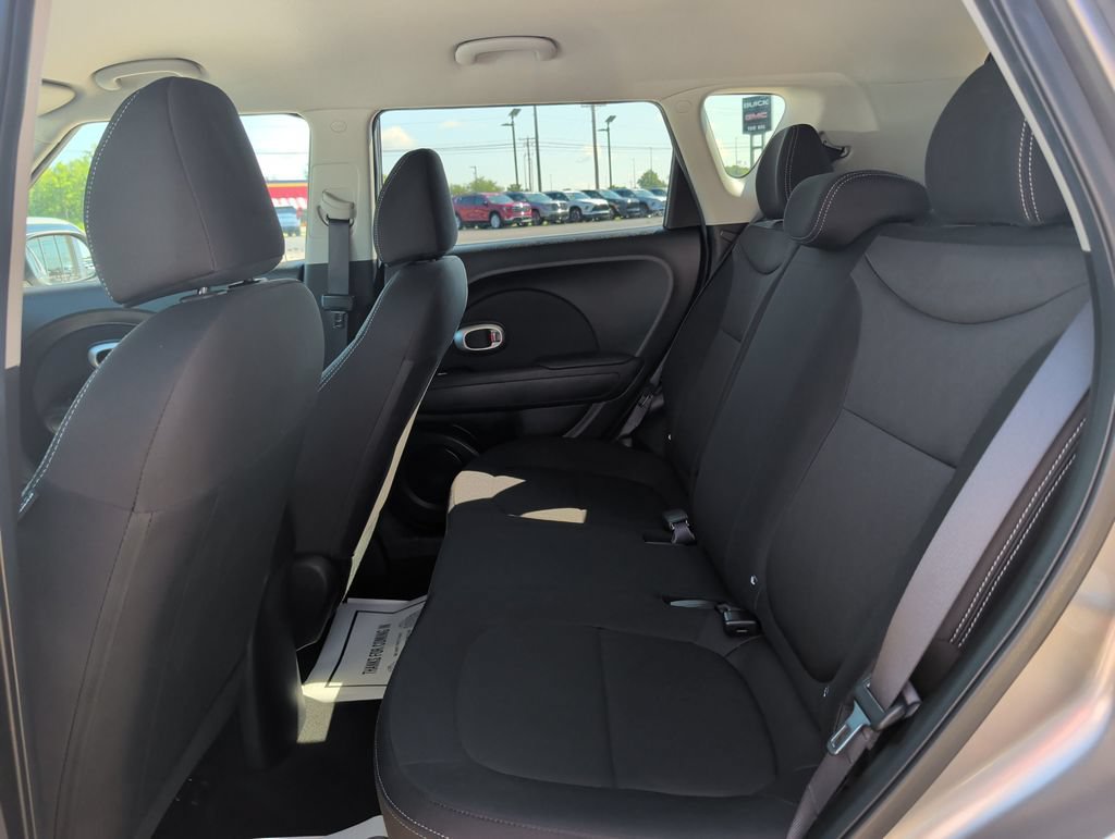 Used 2018 Kia Soul FWD image 17