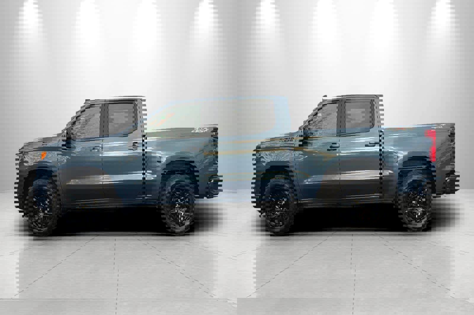 Used 2024 Chevrolet Silverado 1500 RST w/ LPO, Dark Essentials Package image 5