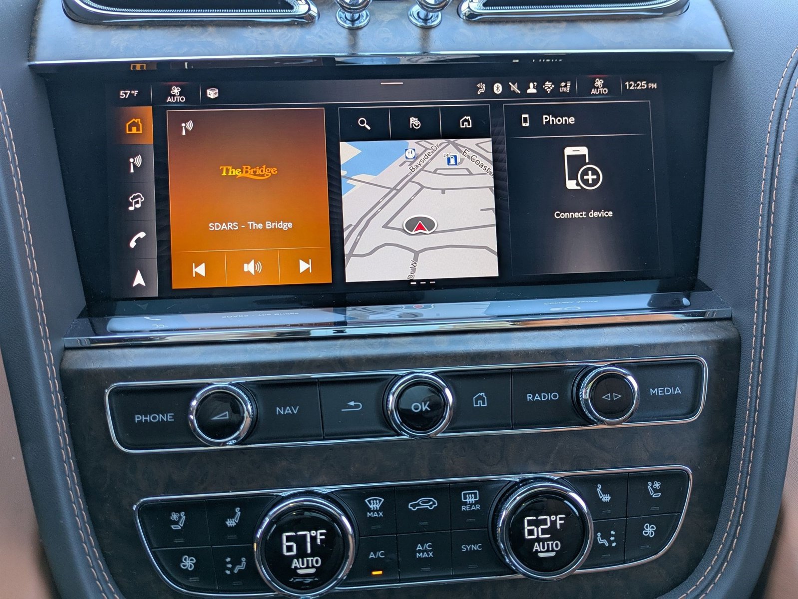 Certified 2025 Bentley Bentayga Extended Wheelbase image 19