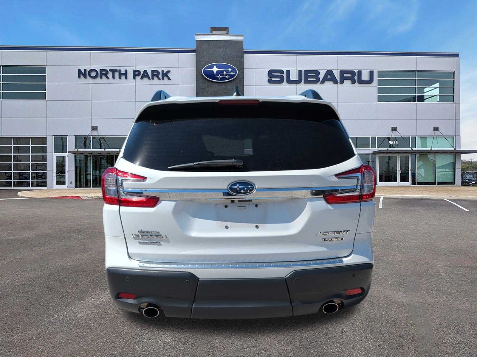 Used 2024 Subaru Ascent Touring AWD/4WD image 4