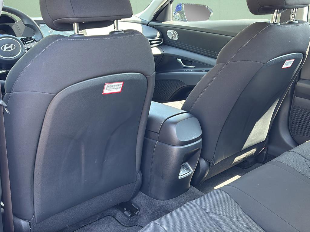 Certified 2025 Hyundai Elantra SE image 21