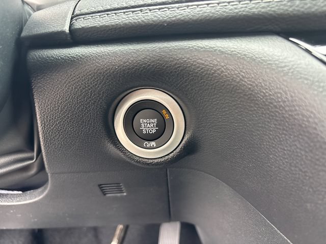 New 2027 Chrysler Pacifica Select AWD/4WD image 19
