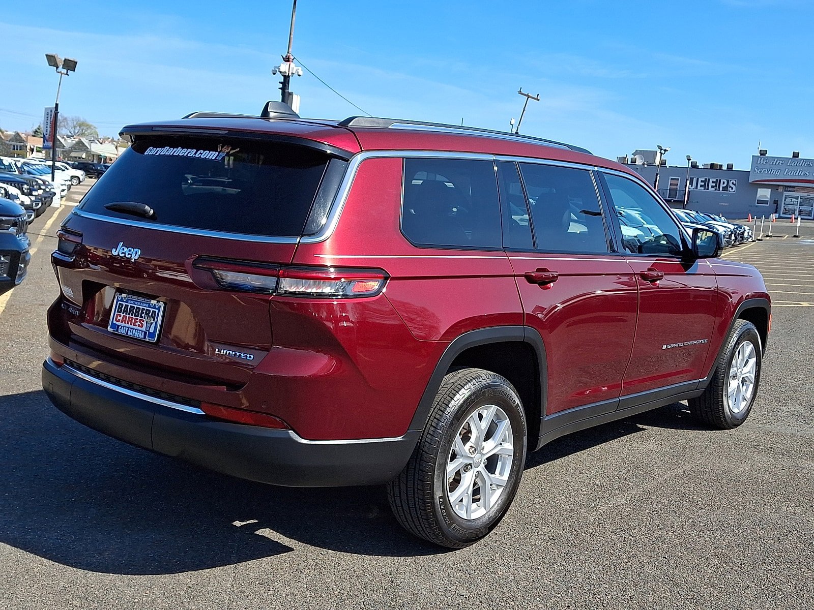 Used 2023 Jeep Grand Cherokee L Limited AWD/4WD image 6