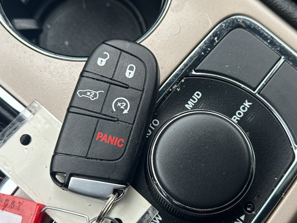 Used 2017 Jeep Grand Cherokee Limited w/ Trailer Tow Group IV image 36