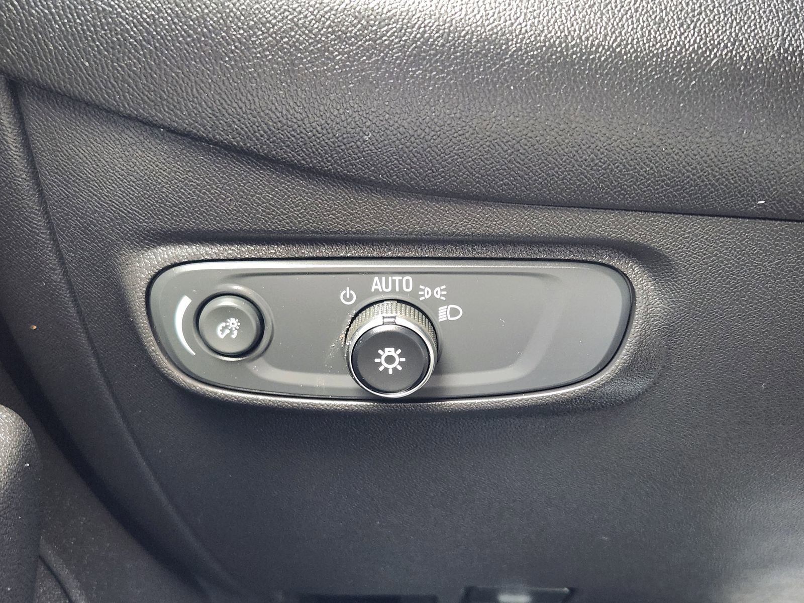 Used 2024 Chevrolet Equinox RS FWD image 24