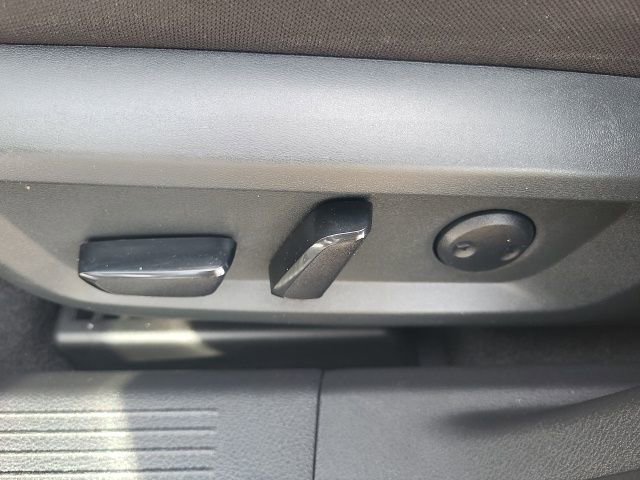 Used 2022 Nissan Rogue SV image 23