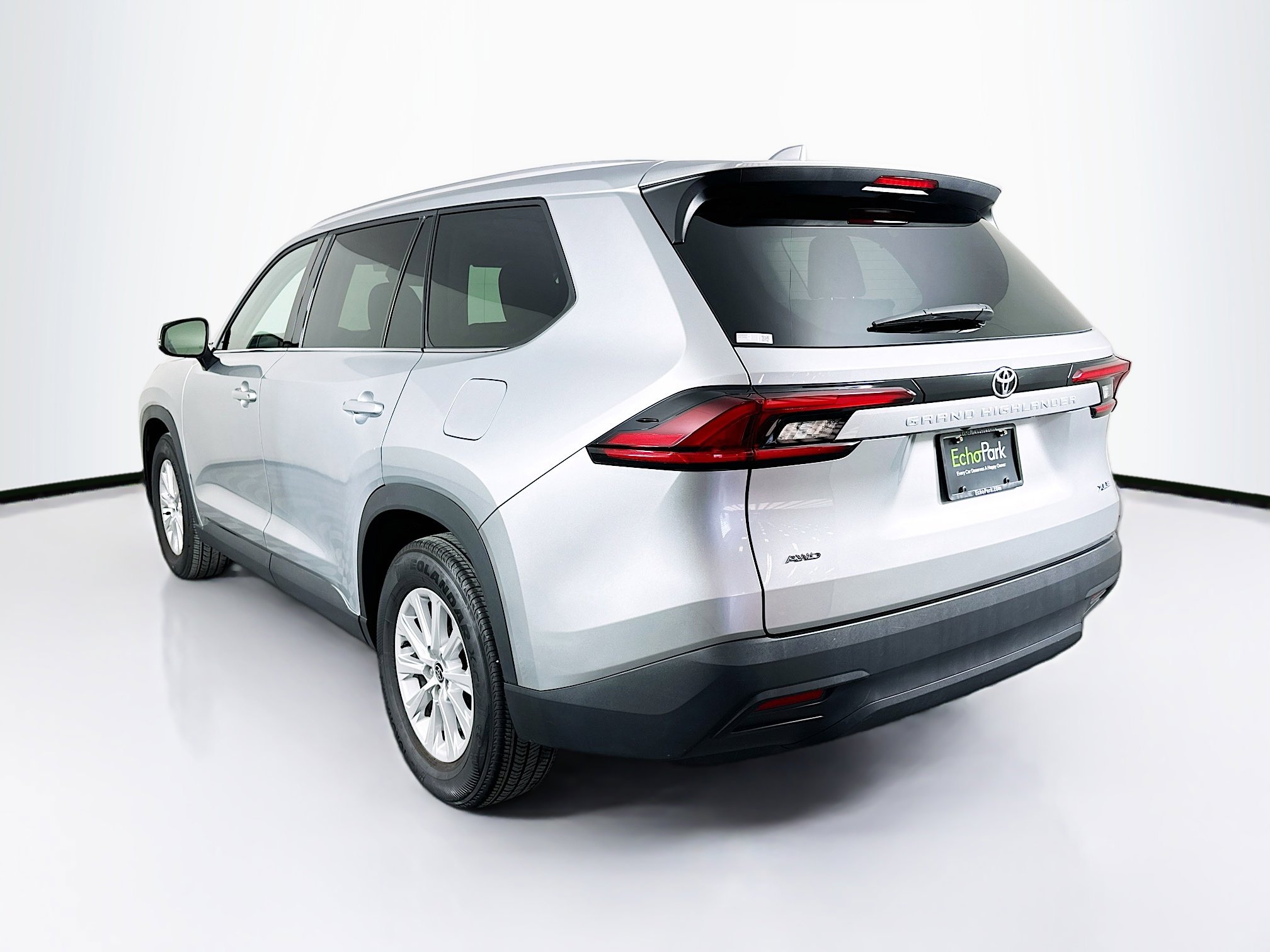 Used 2025 Toyota Grand Highlander AWD image 5