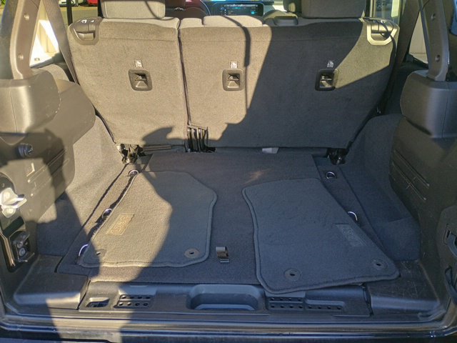 Used 2025 Jeep Wrangler Unlimited Sahara AWD/4WD image 18