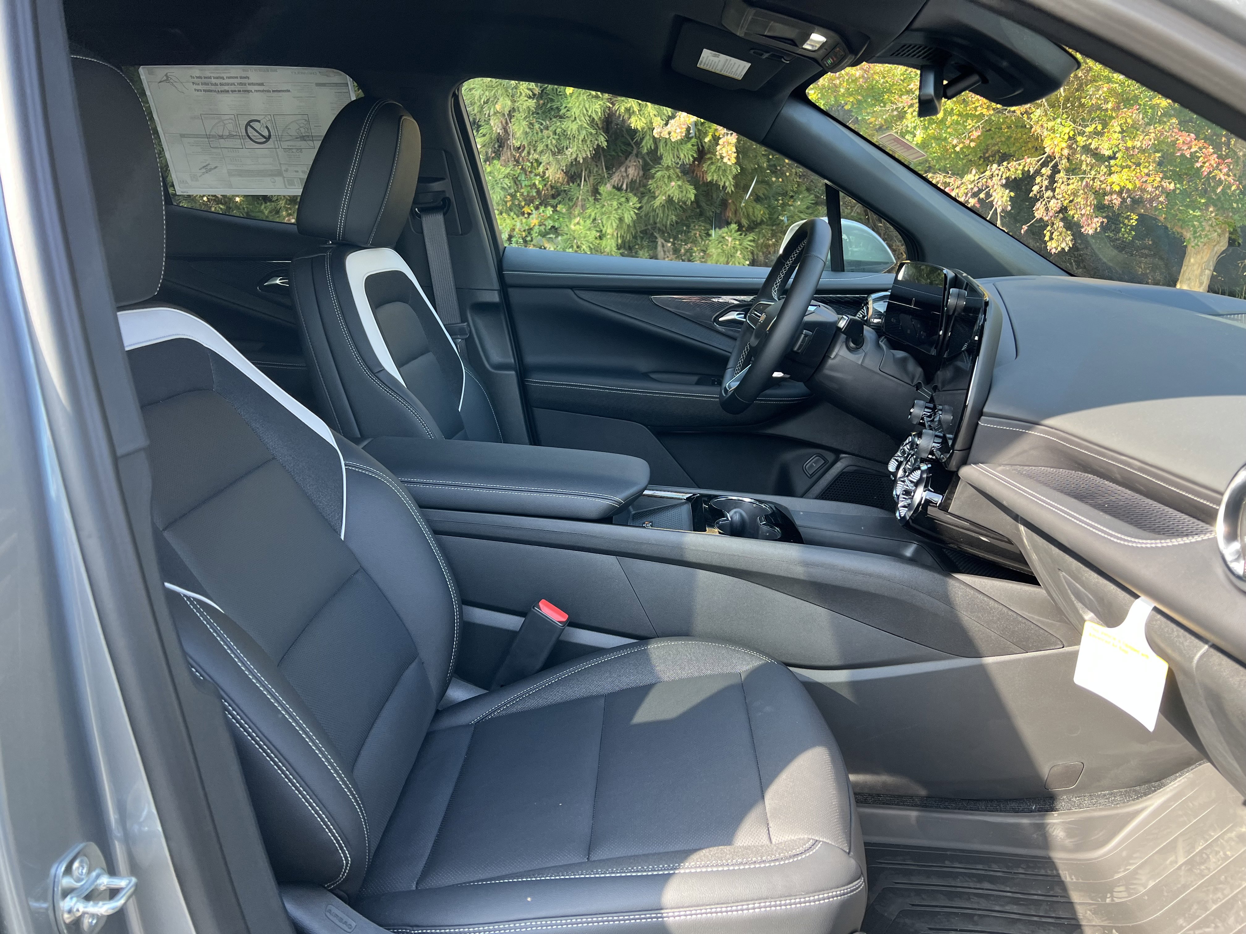 New 2025 Chevrolet Blazer EV LT image 30