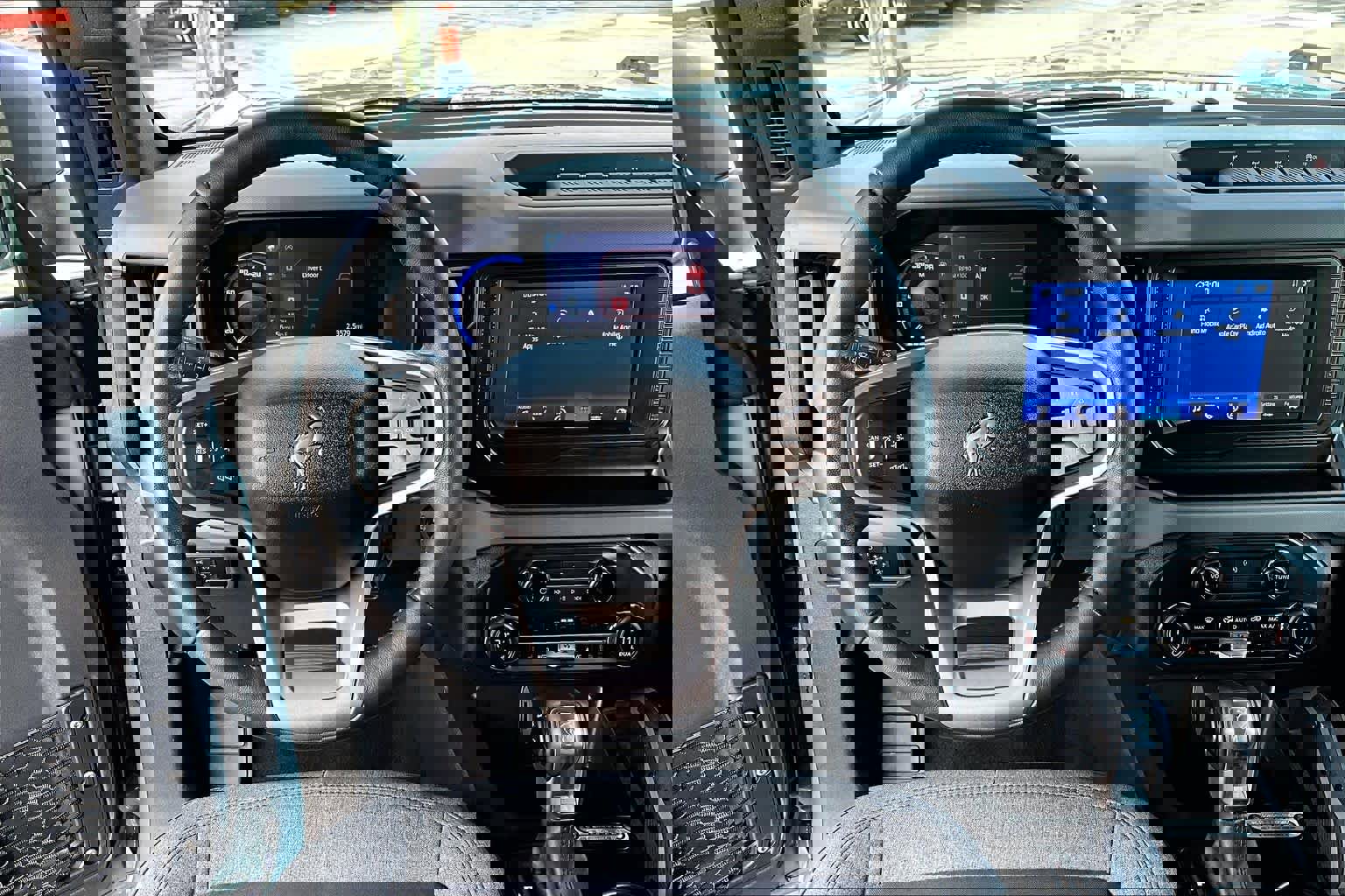 Used 2023 Ford Bronco Big Bend w/ Sasquatch Package image 5