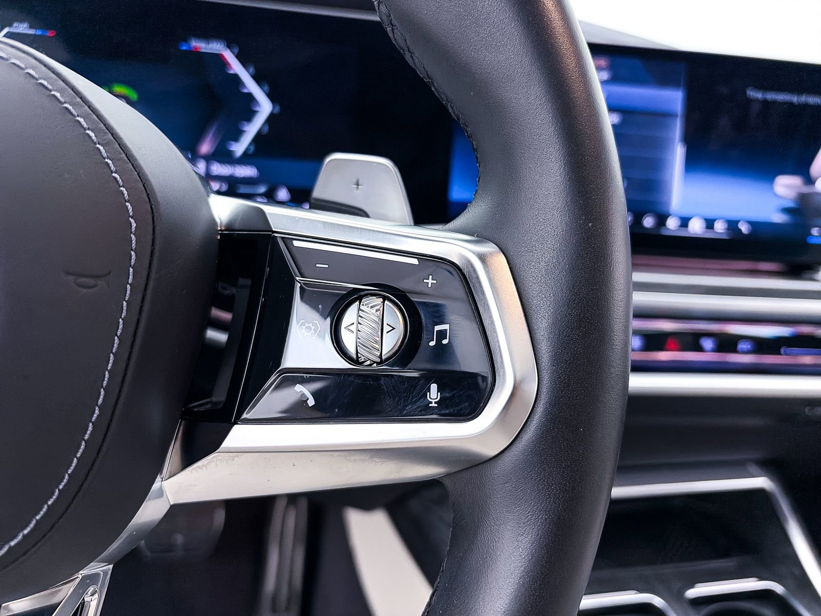 Used 2024 BMW 760i xDrive AWD/4WD image 39