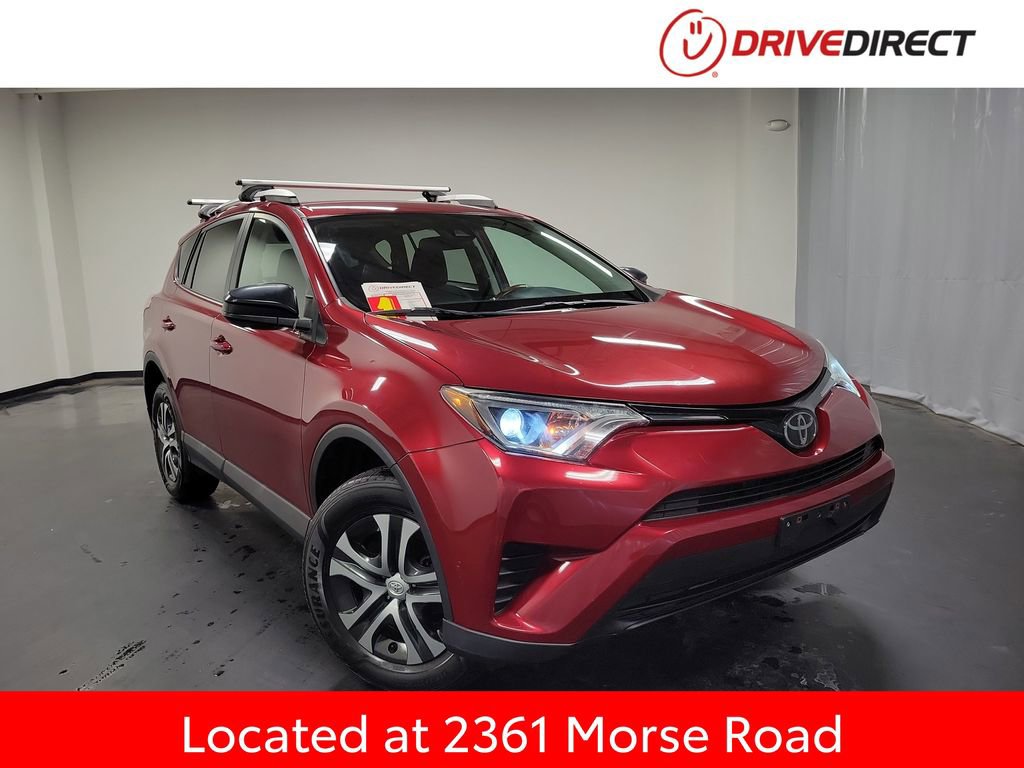 Used 2018 Toyota RAV4 LE image 1