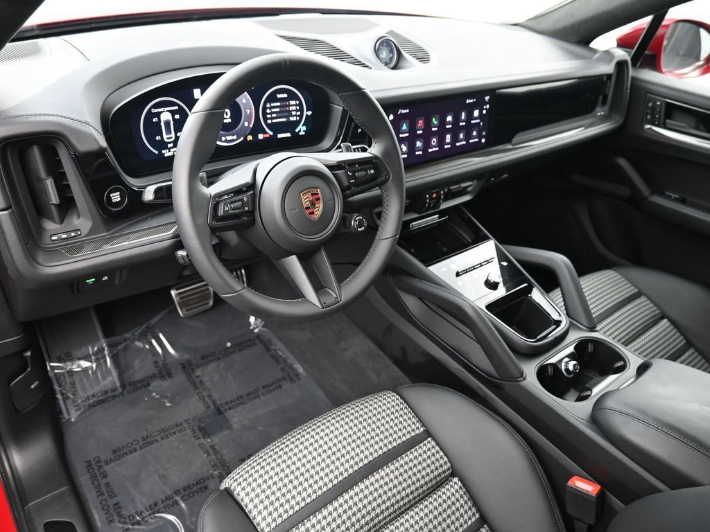 Certified 2025 Porsche Cayenne GTS image 4