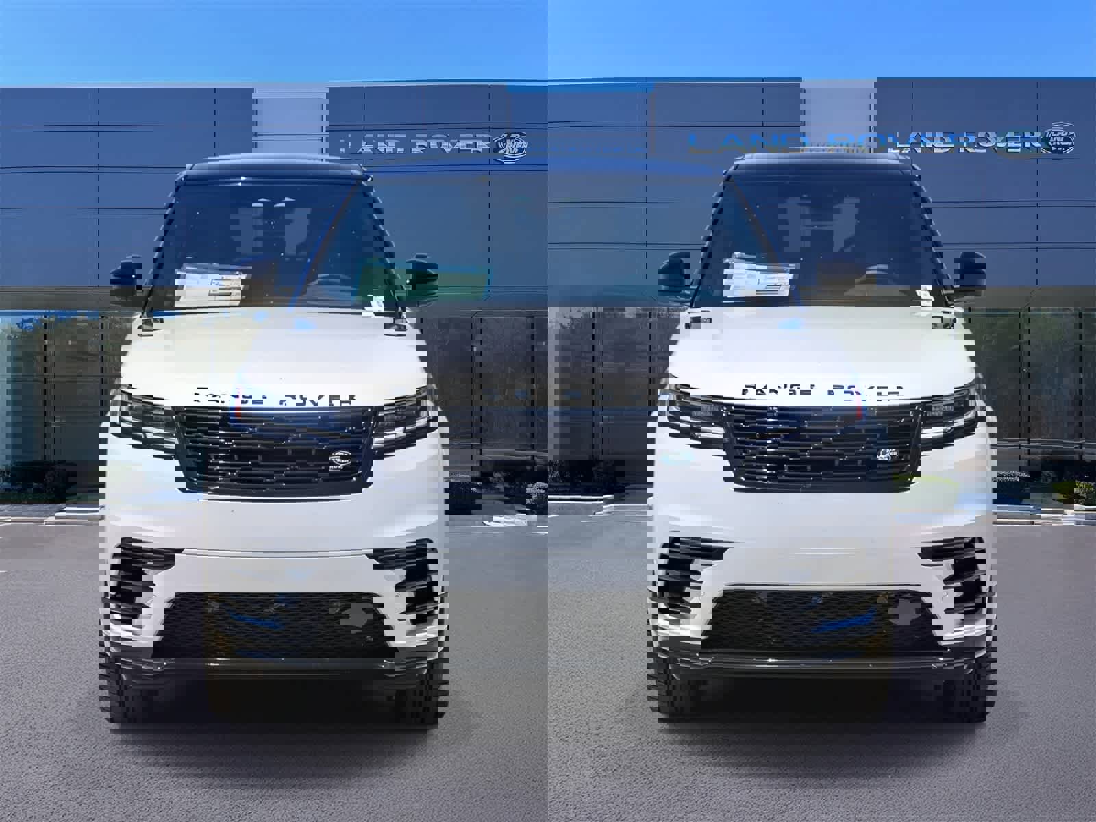 New 2026 Land Rover Range Rover Velar Dynamic SE image 2