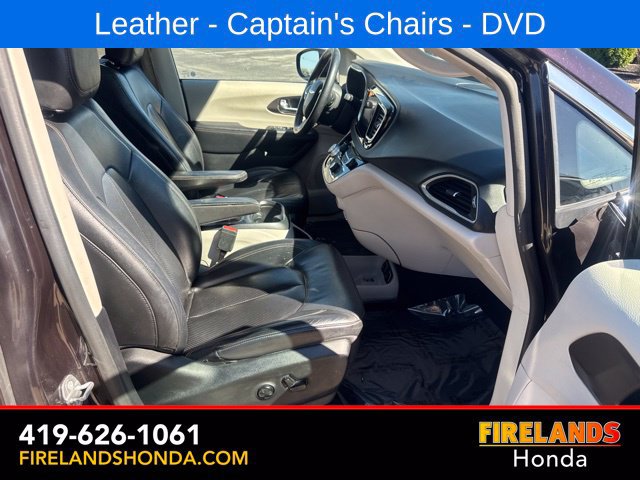 Used 2017 Chrysler Pacifica Touring-L Plus w/ Tire & Wheel Group FWD image 45