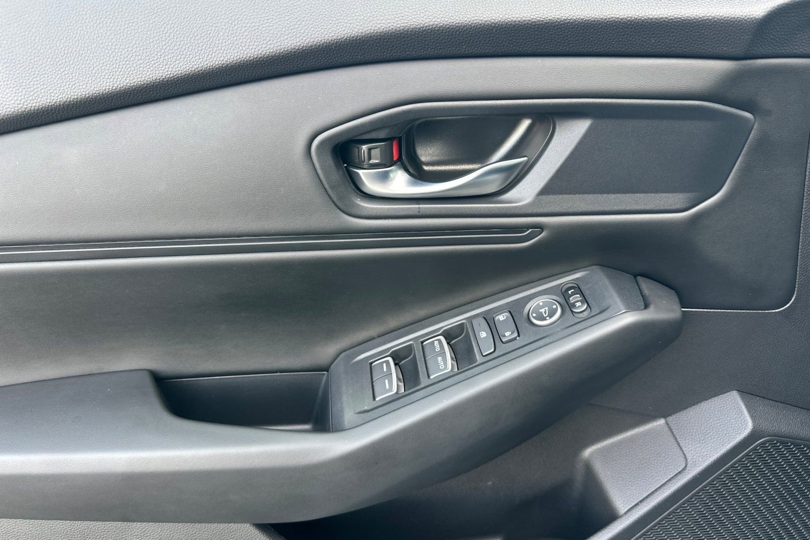 Used 2024 Honda Accord EX image 10