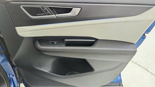 Used 2025 Volkswagen Atlas Cross Sport SEL Premium R-Line AWD/4WD image 23