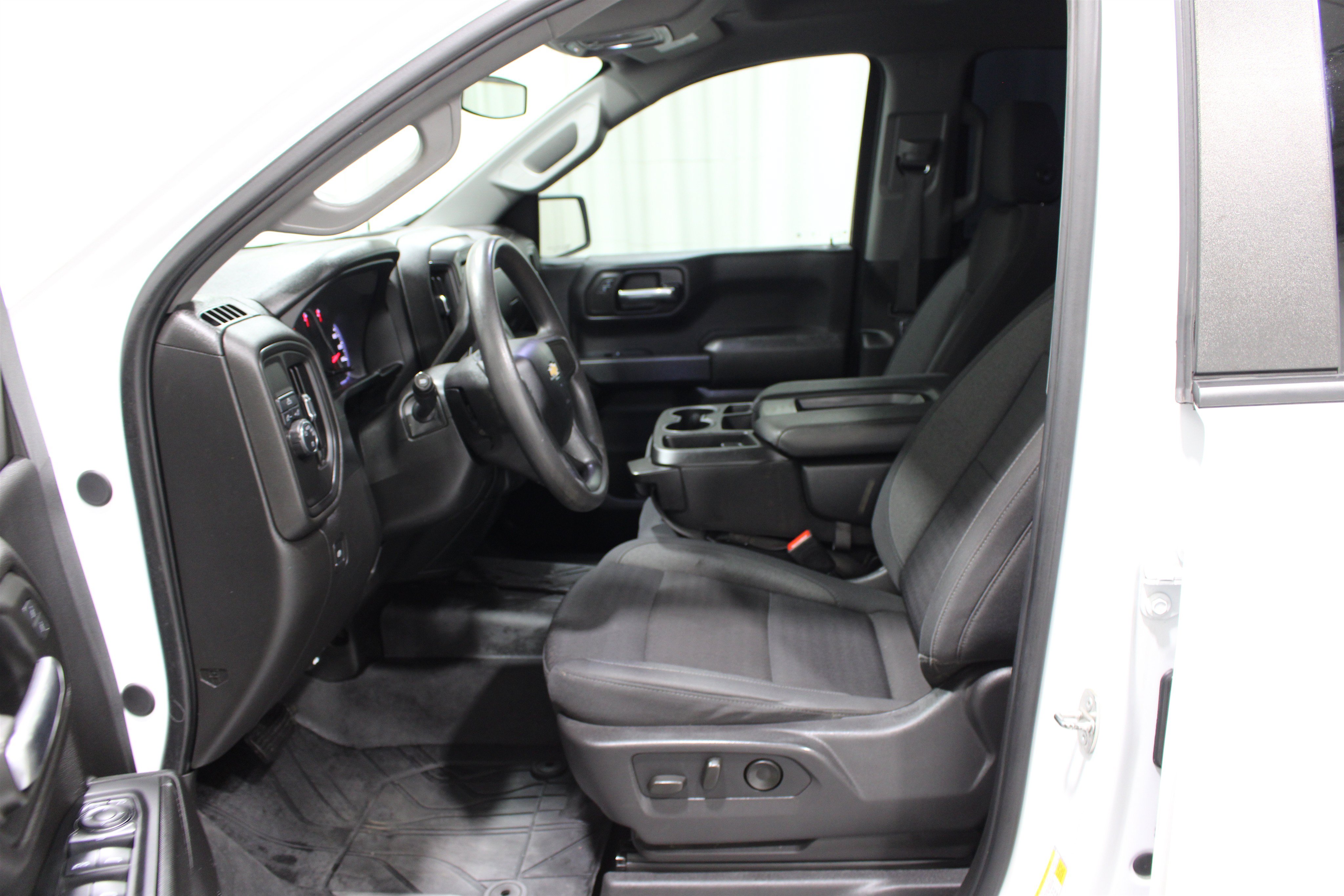 Used 2024 Chevrolet Silverado 1500 Custom RWD image 3