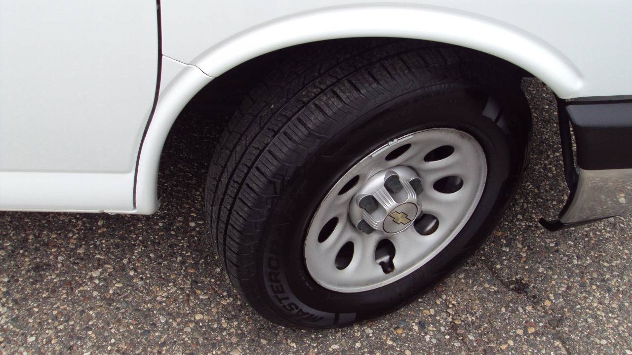 Used 2013 Chevrolet Express 1500 LS AWD/4WD image 33